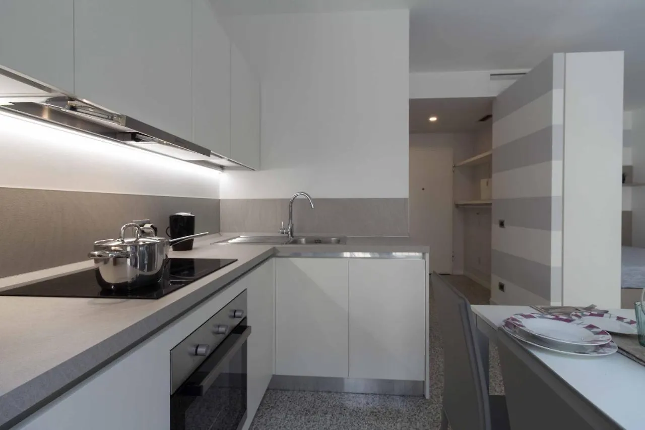 Twin Apartments - Affitti Brevi Italia Lecco 0*,
