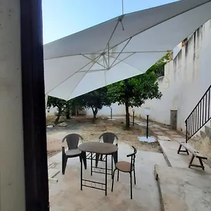  Appartamento Con Giardino Italia